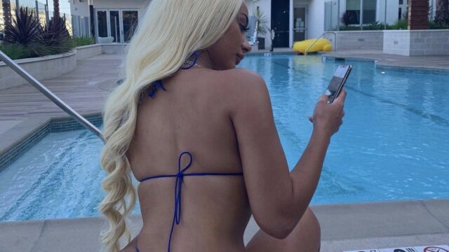 Himynamestee naked show big ass in the pool!!! New Onlyfans video leak so hot